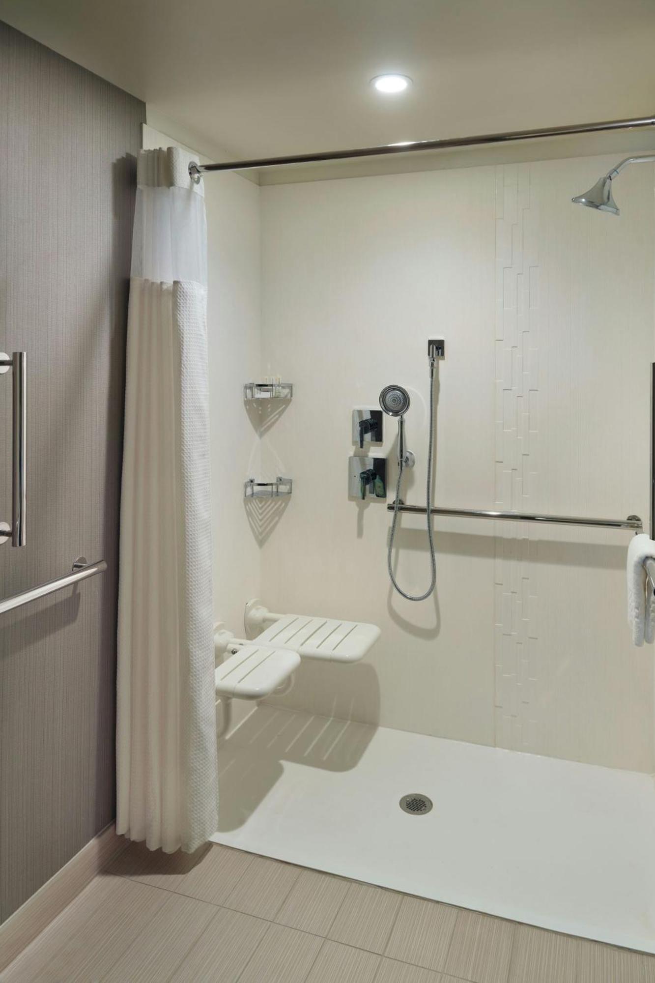 Courtyard By Marriott Lagrange Hotel Ngoại thất bức ảnh